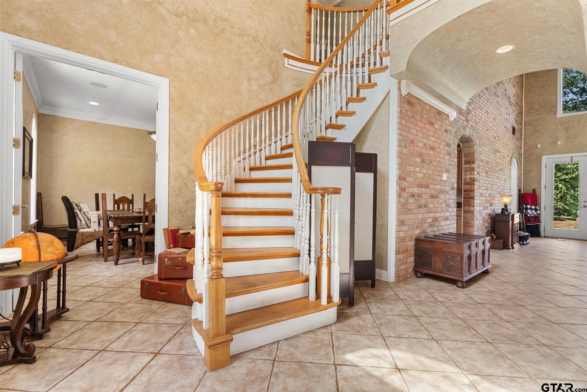 9040 County Road 3600