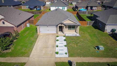 322 Ambrose Ave Tyler TX 75704