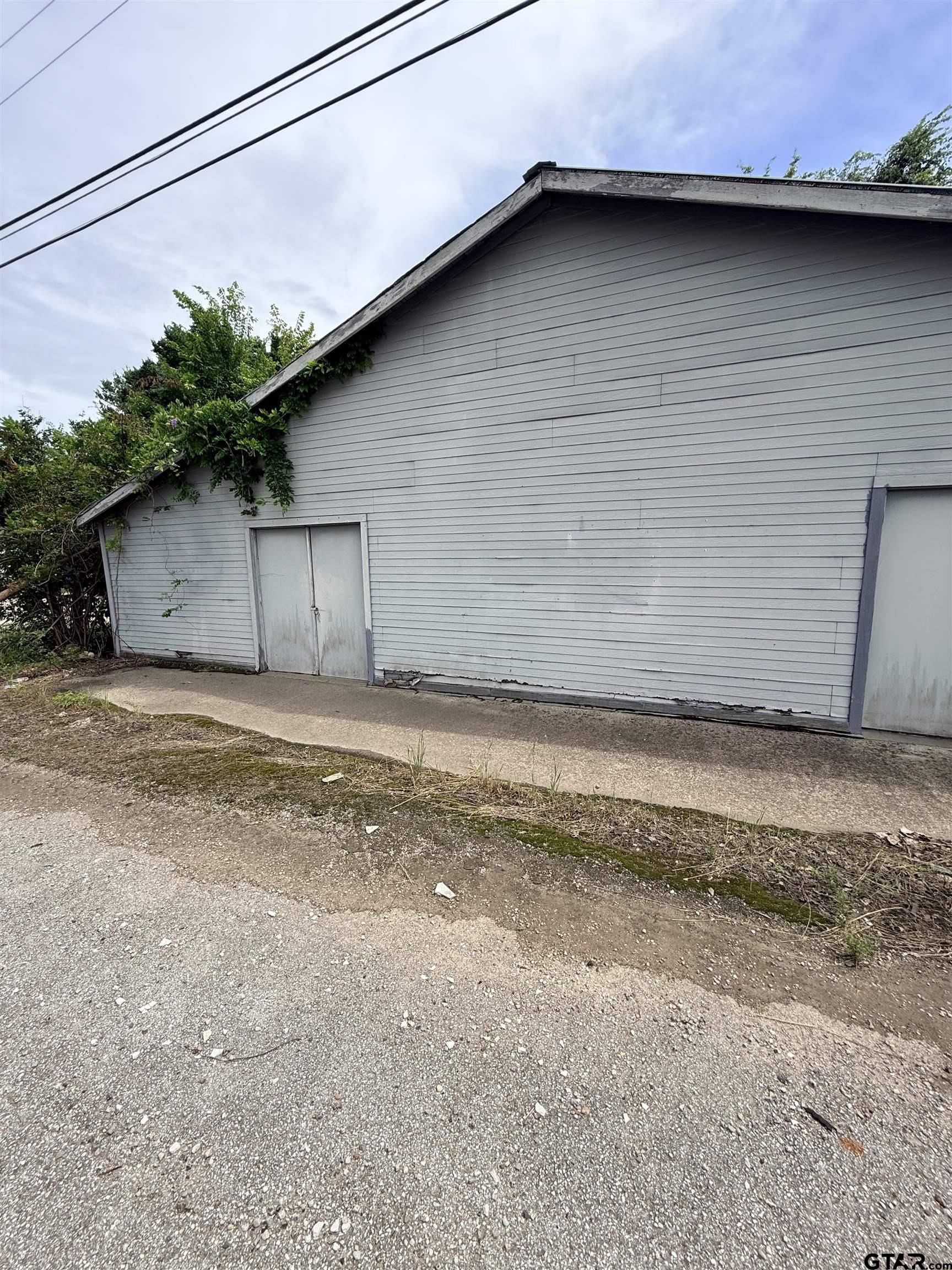 320 E Garland St
