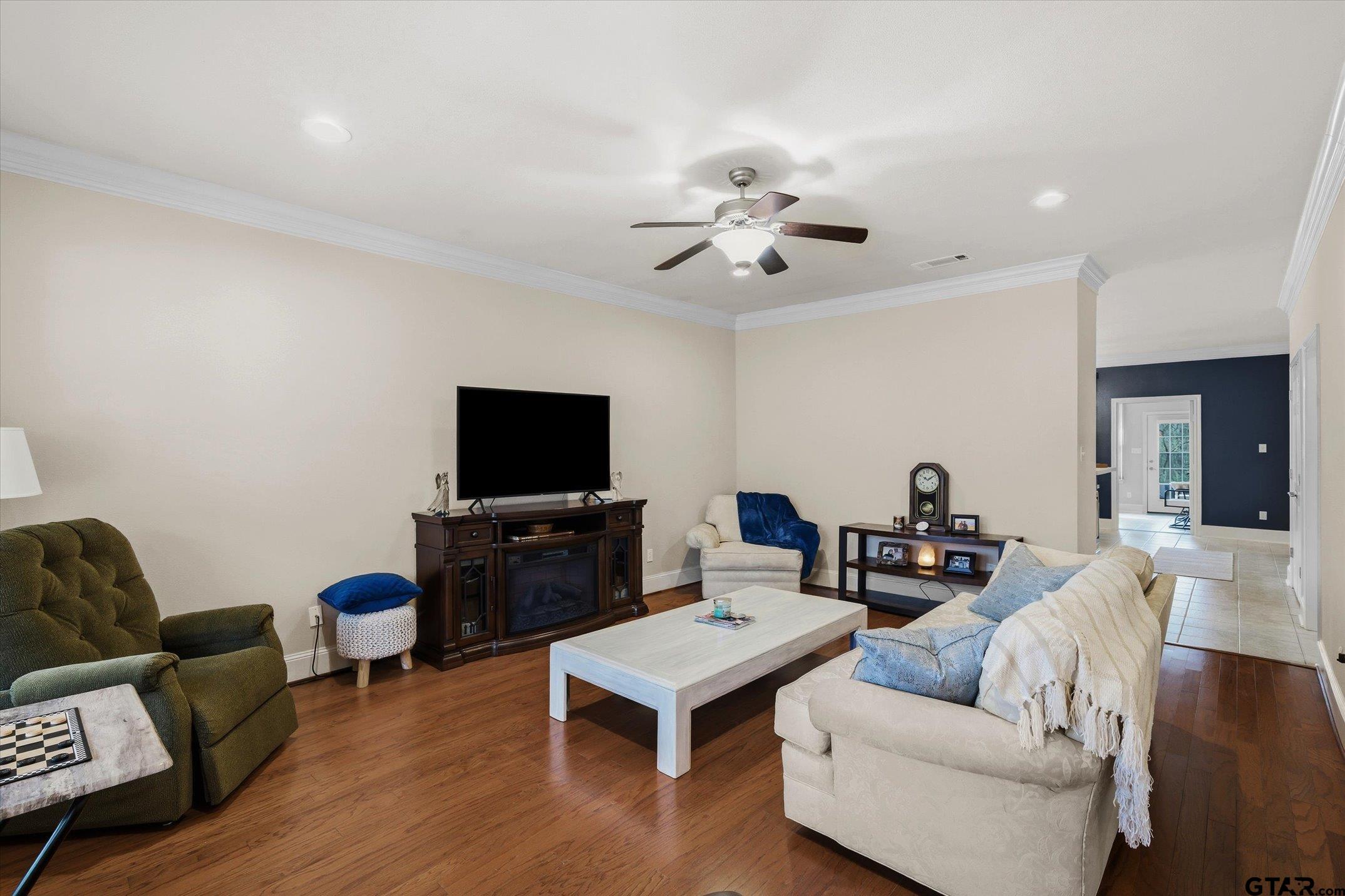 5804 Cross Creek Circle