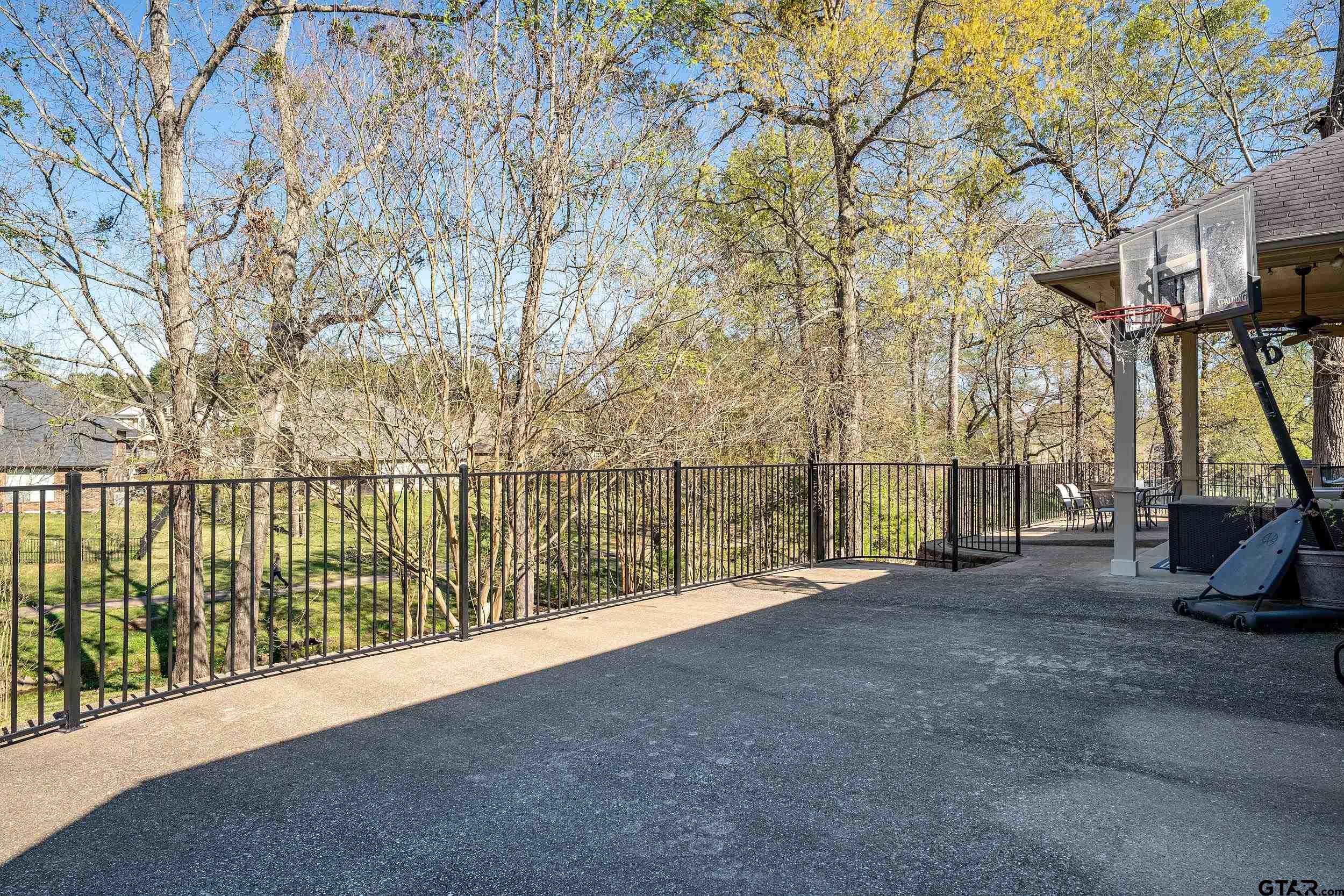 319 Rosebrook Circle