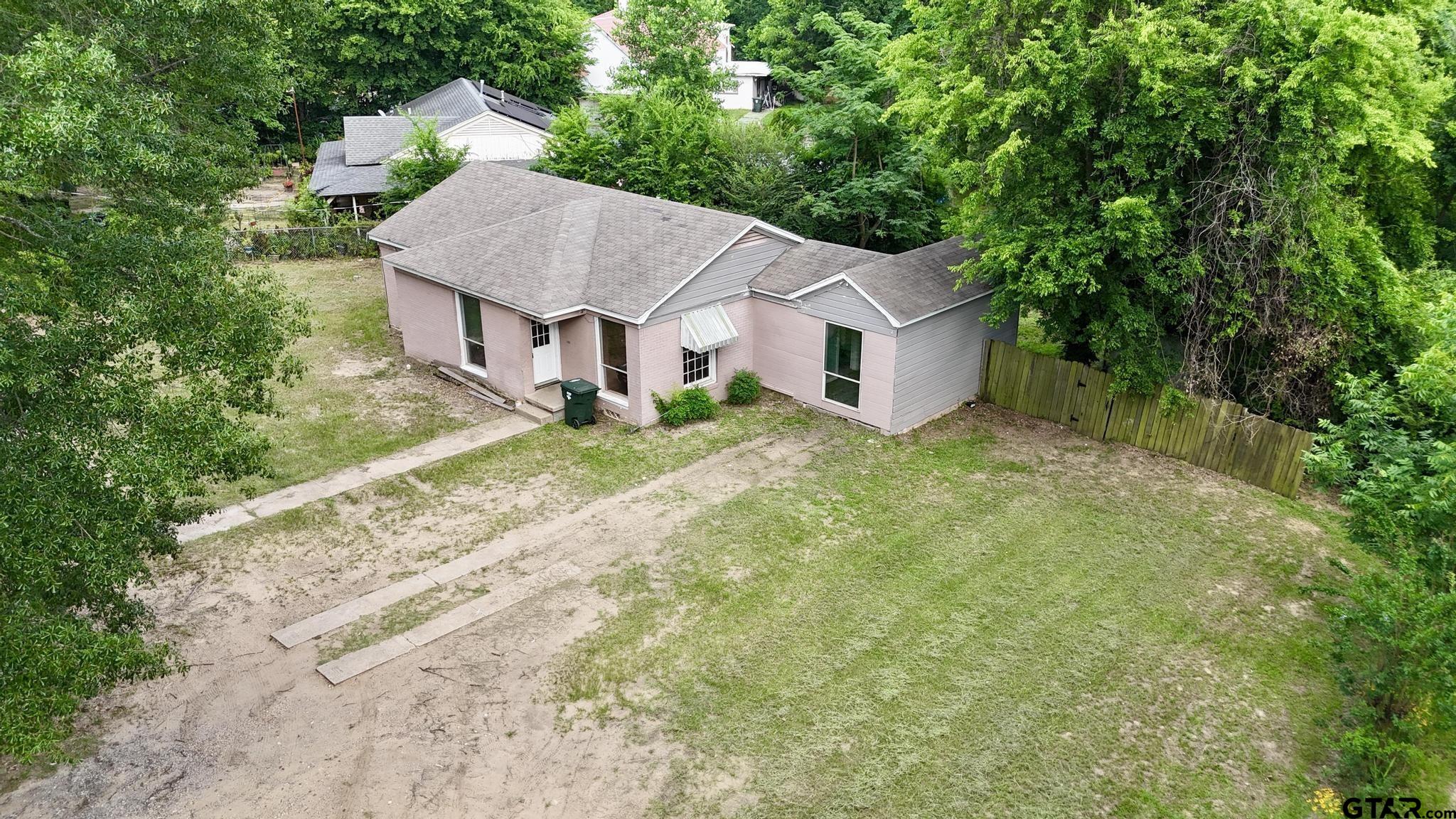 1341 Bellaire Dr