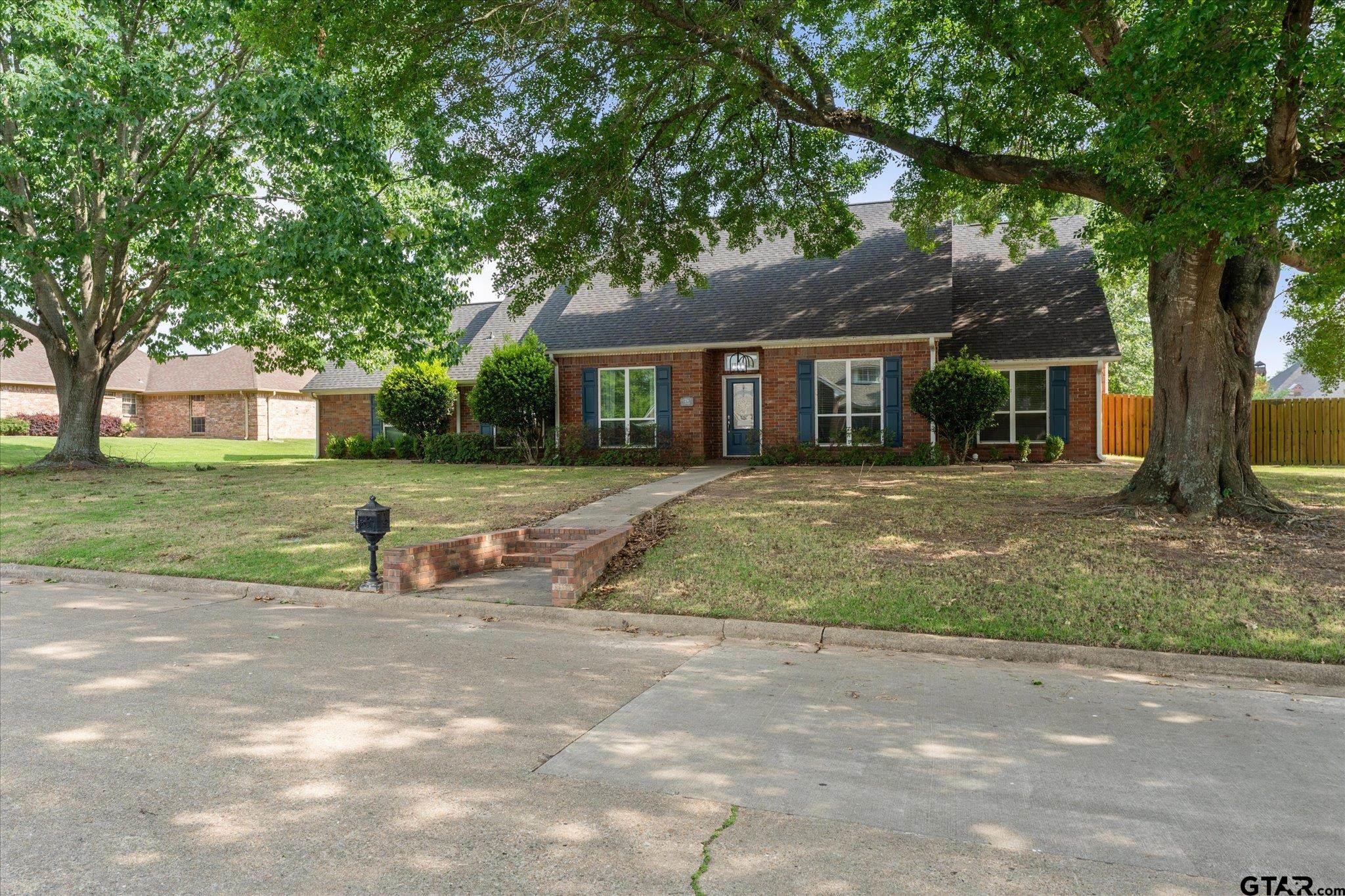 216 TURNBERRY CIRCLE