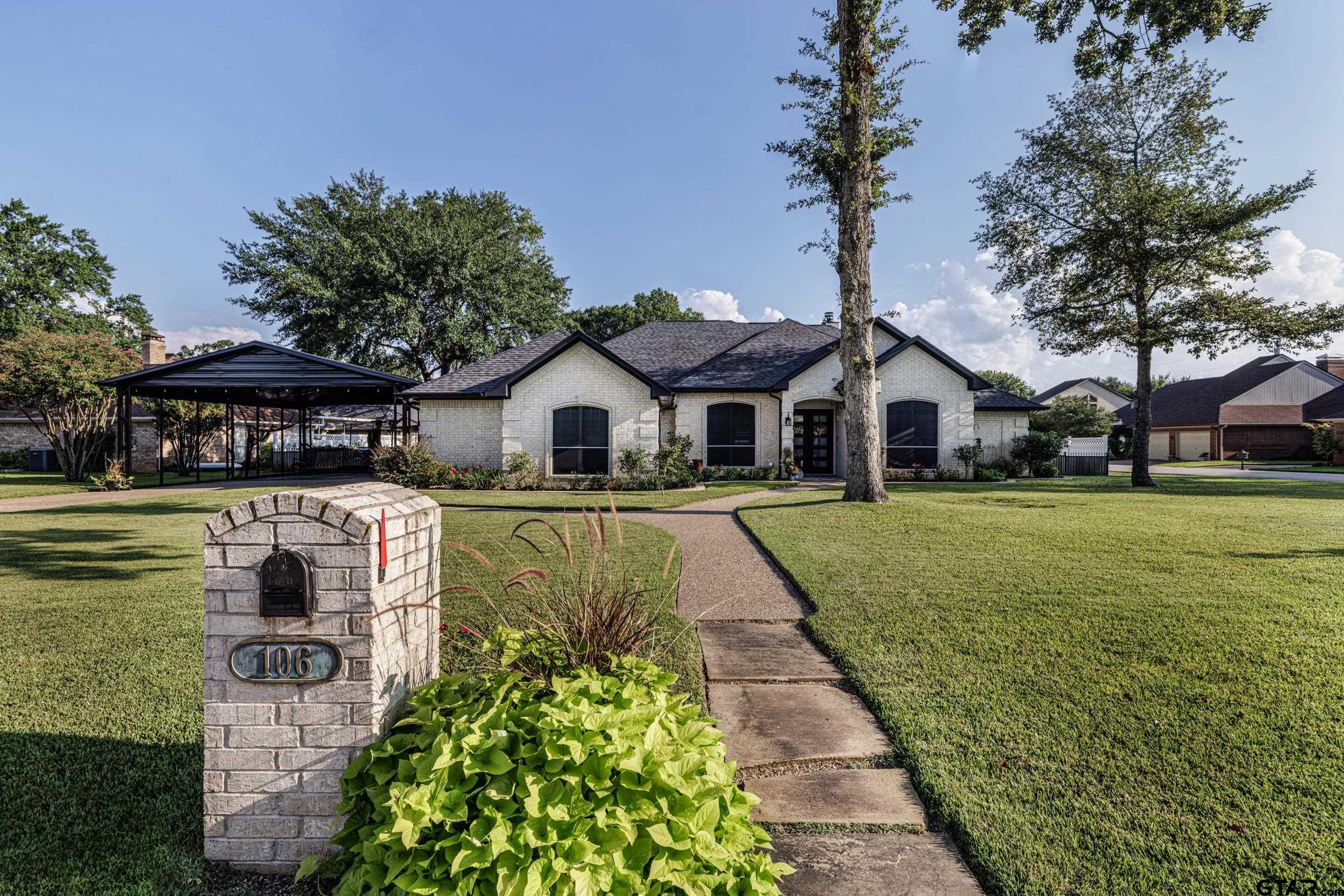 106 Graham Ln