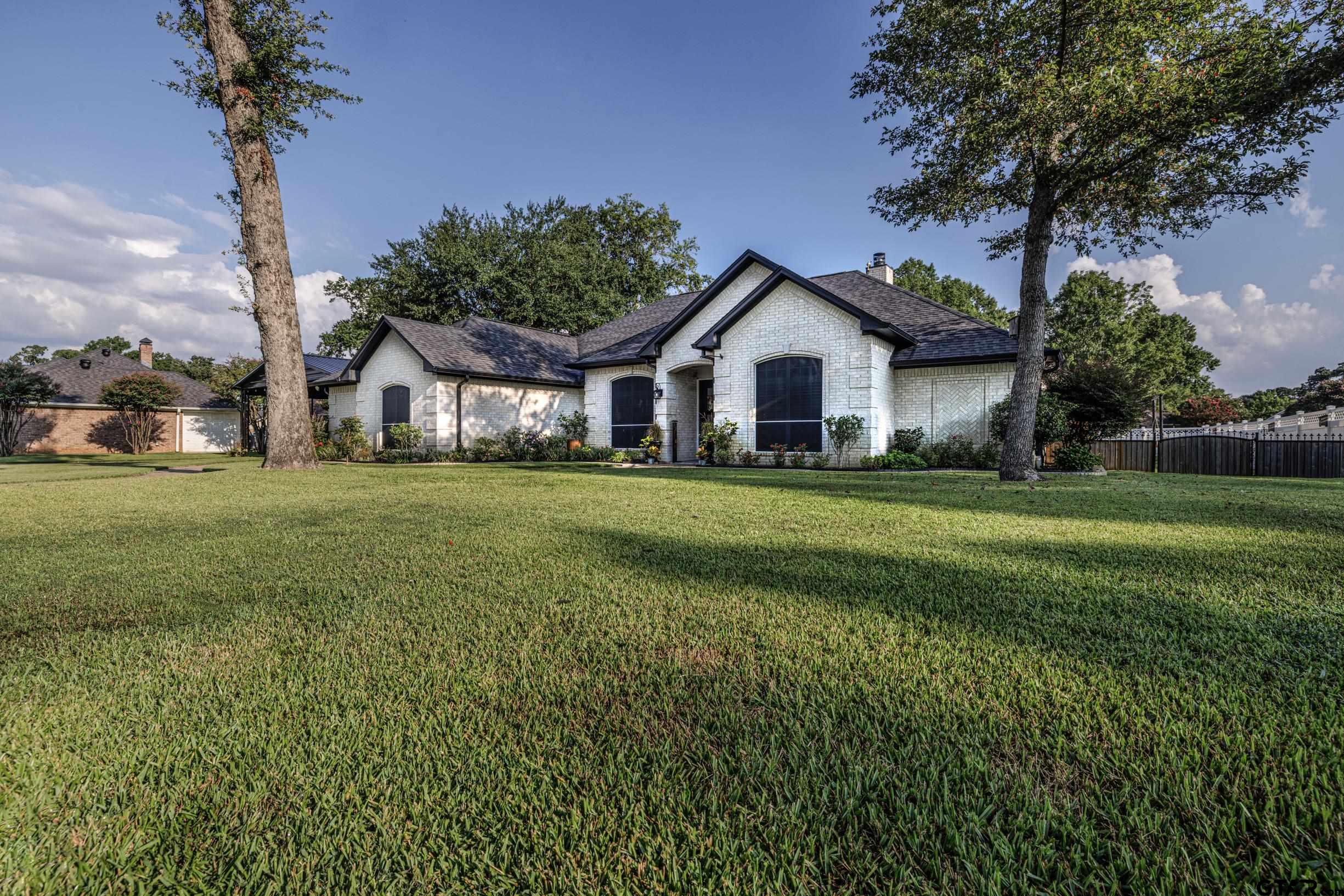 106 Graham Ln