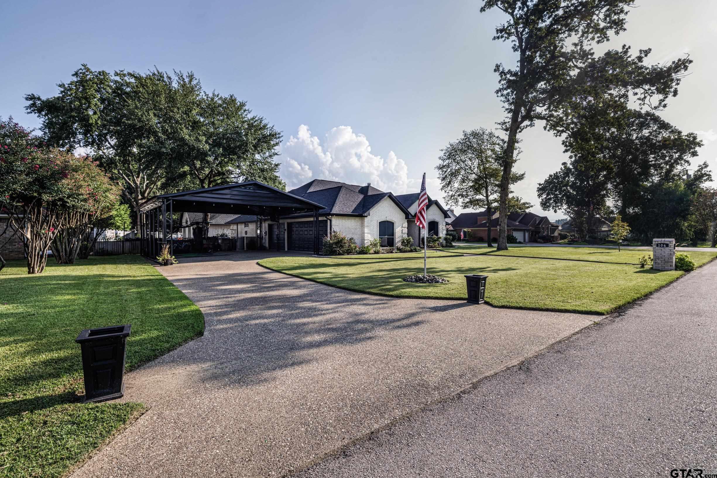 106 Graham Ln