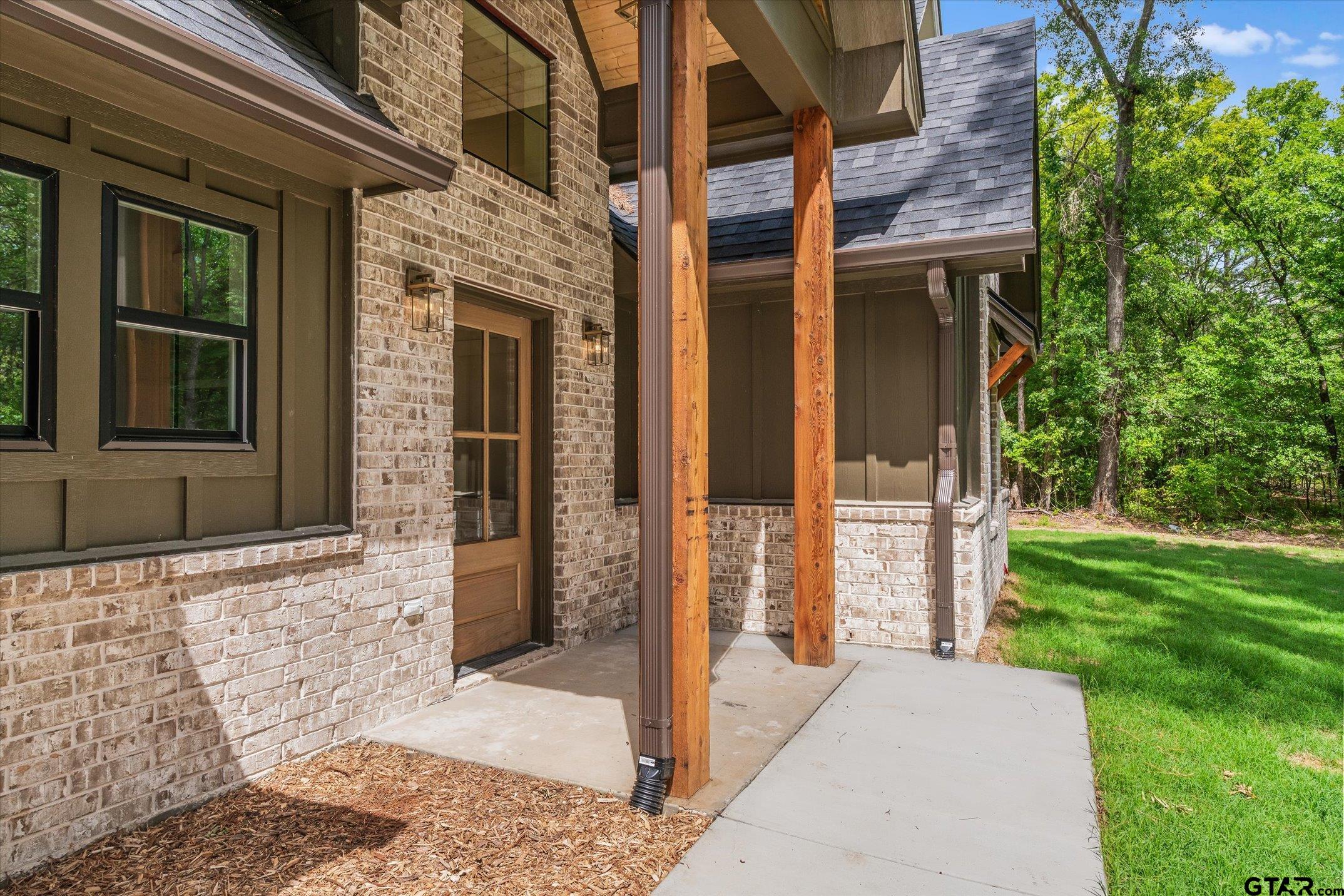 404 Private Road 5808