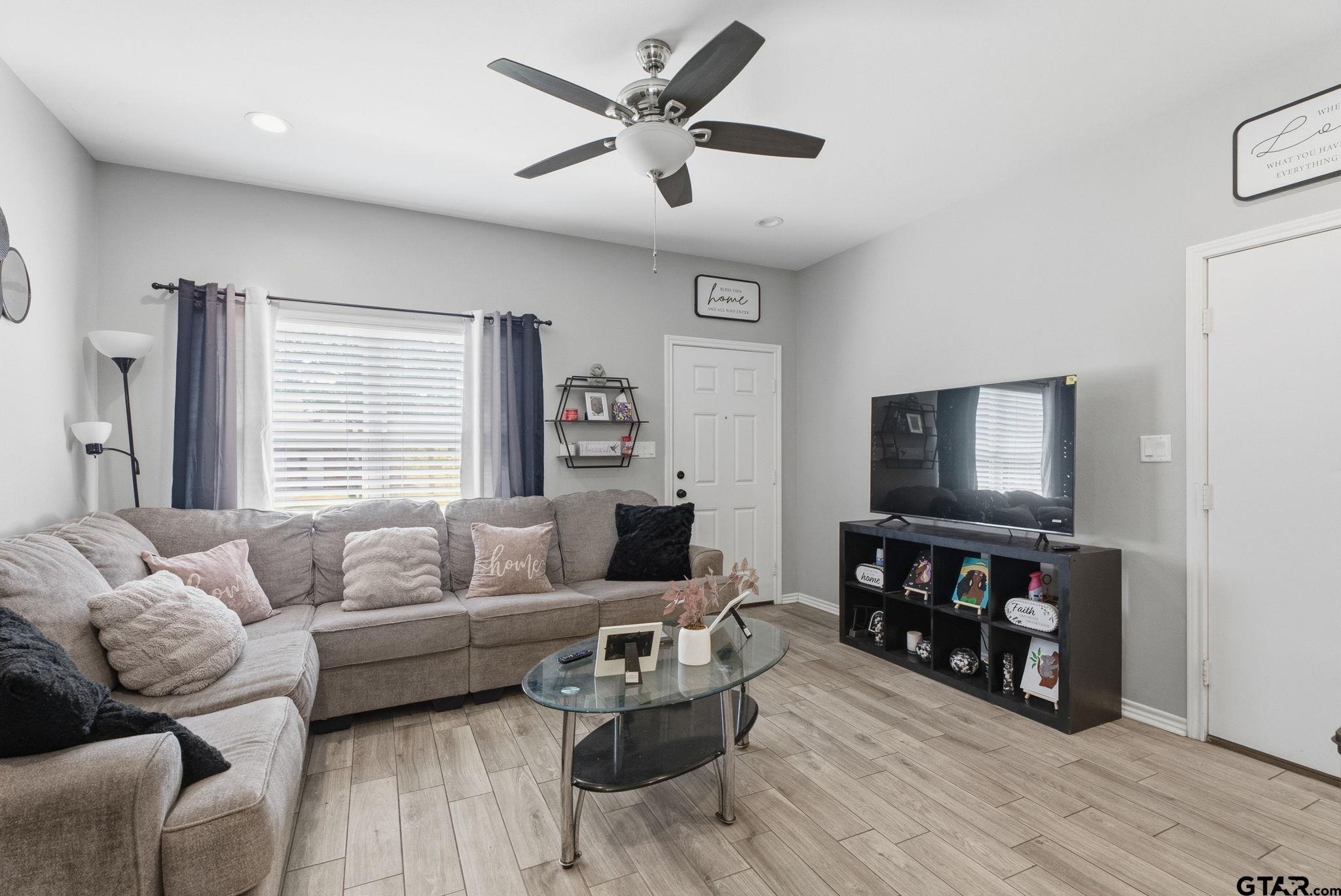 16087 & 16089 Echo Glen Dr