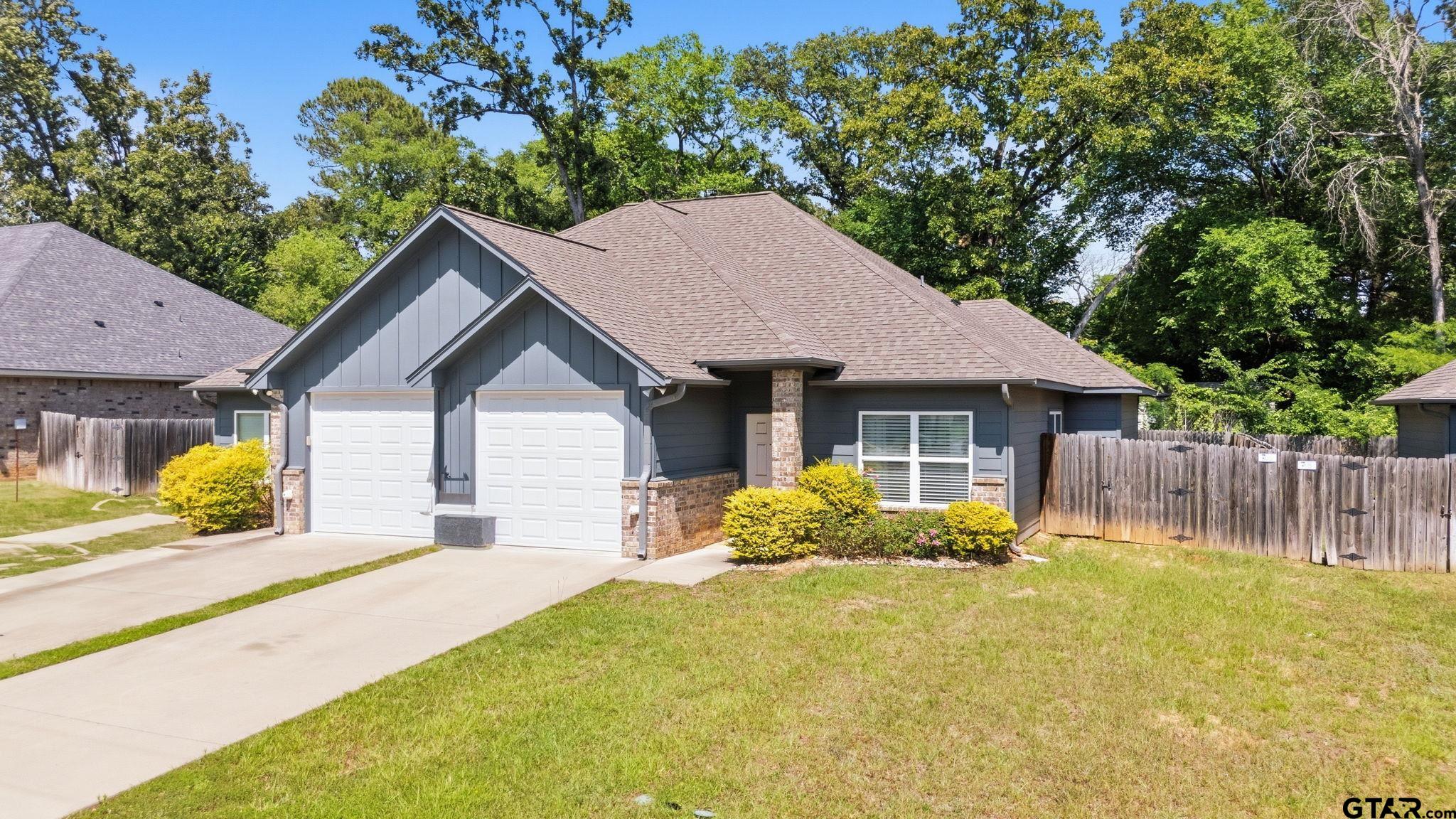 16087 & 16089 Echo Glen Dr
