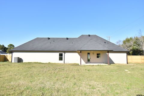 A home in Lindale