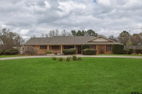 1302 Jeff Davis Dr. Tyler TX 75703