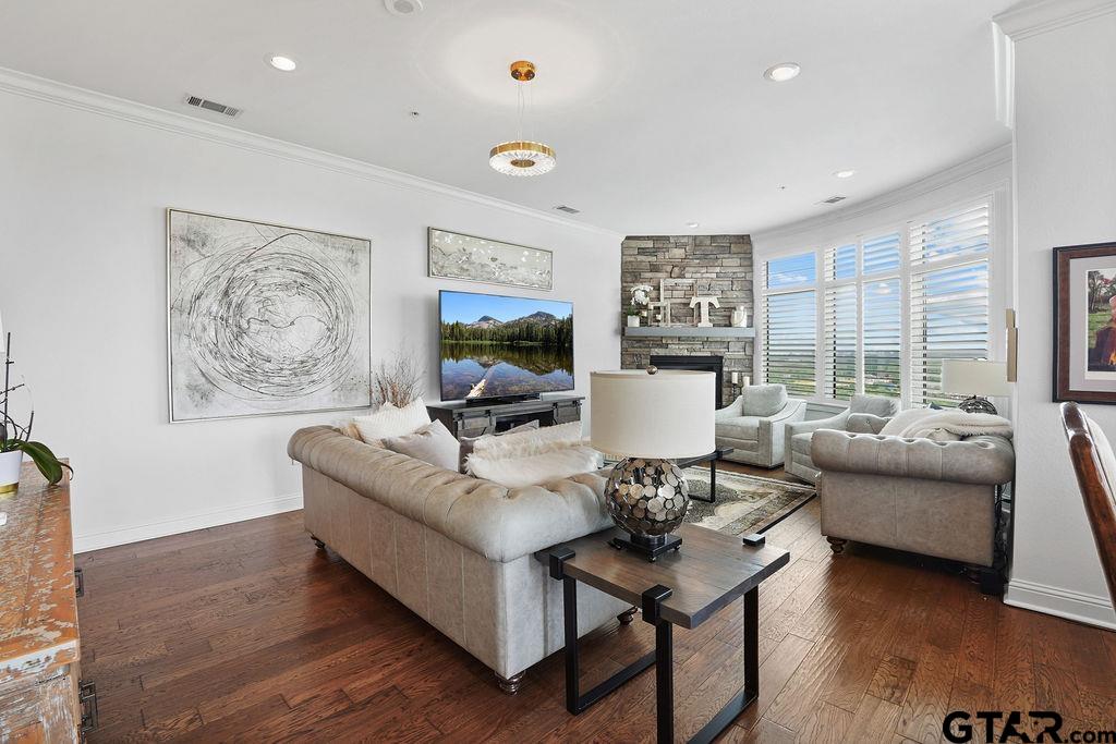 2801 Wexford PH 1306