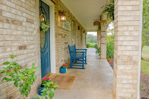 A home in Lindale