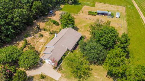 A home in Lindale