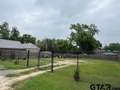 212 Rogers Henderson TX 75654