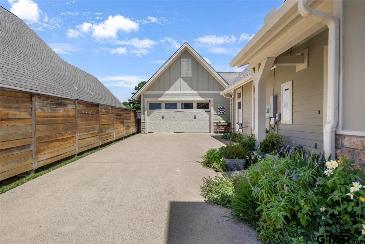 14621 Twin Pines Ln.