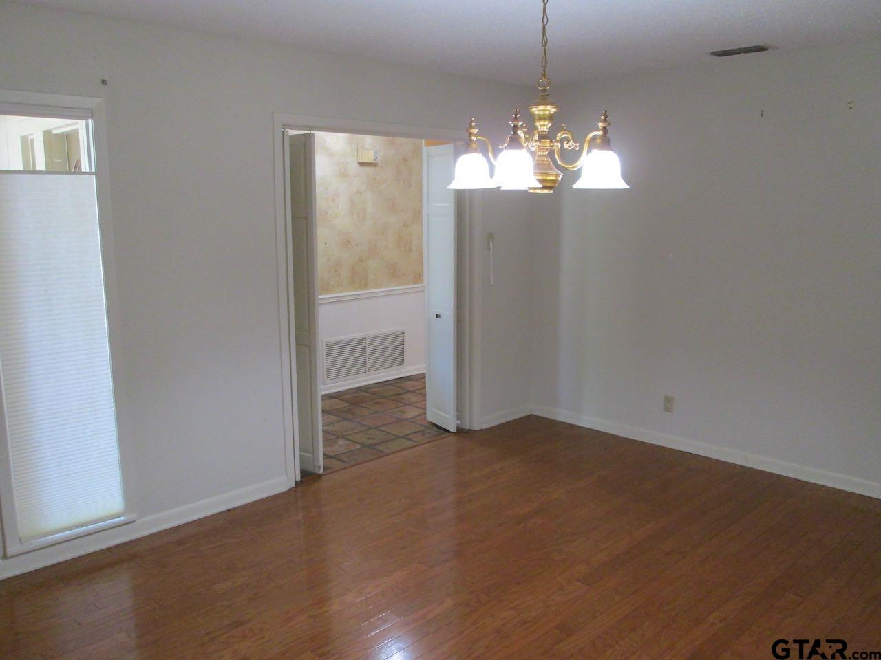 1107 Pinedale Place
