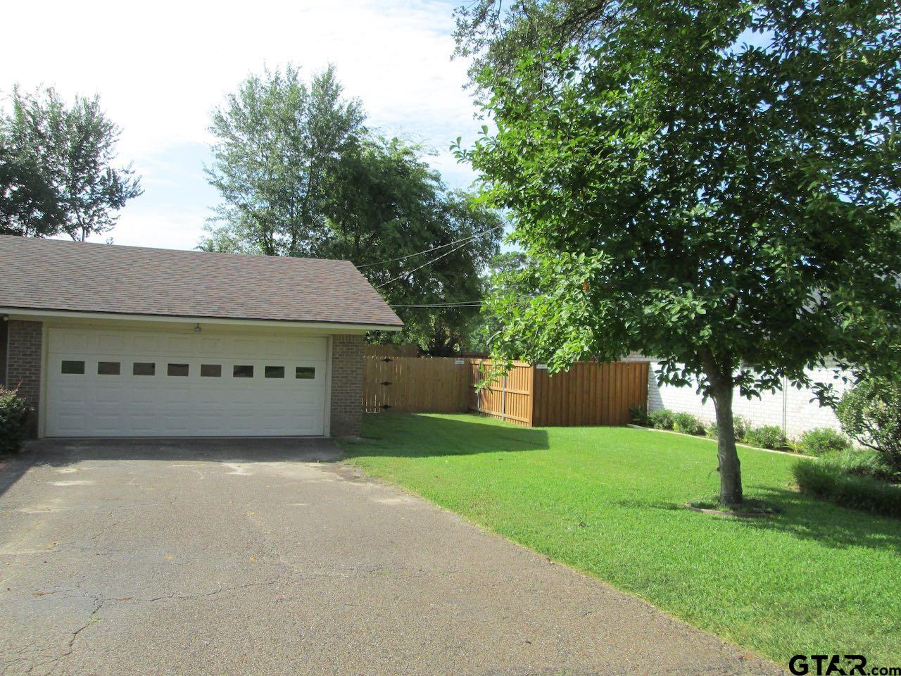 1107 Pinedale Place