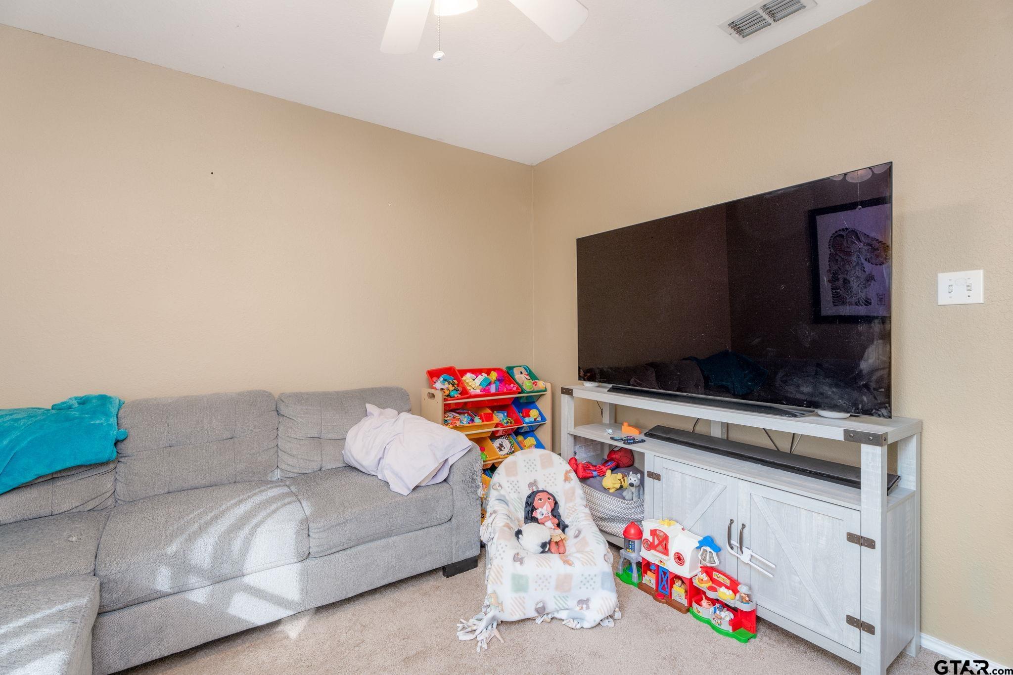 Bullard, Texas 75757, United States, 3 Bedrooms Bedrooms, ,2 BathroomsBathrooms,Residential,Pending,67353