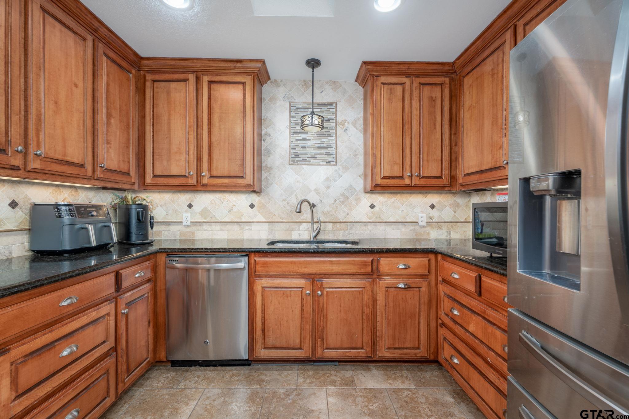 Bullard, Texas 75757, United States, 3 Bedrooms Bedrooms, ,2 BathroomsBathrooms,Residential,Pending,67353