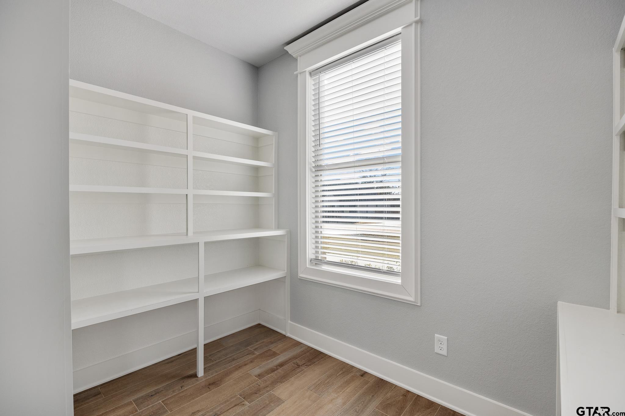 Tyler, Texas 75706, United States, 4 Bedrooms Bedrooms, ,3 BathroomsBathrooms,Residential,Active,254117