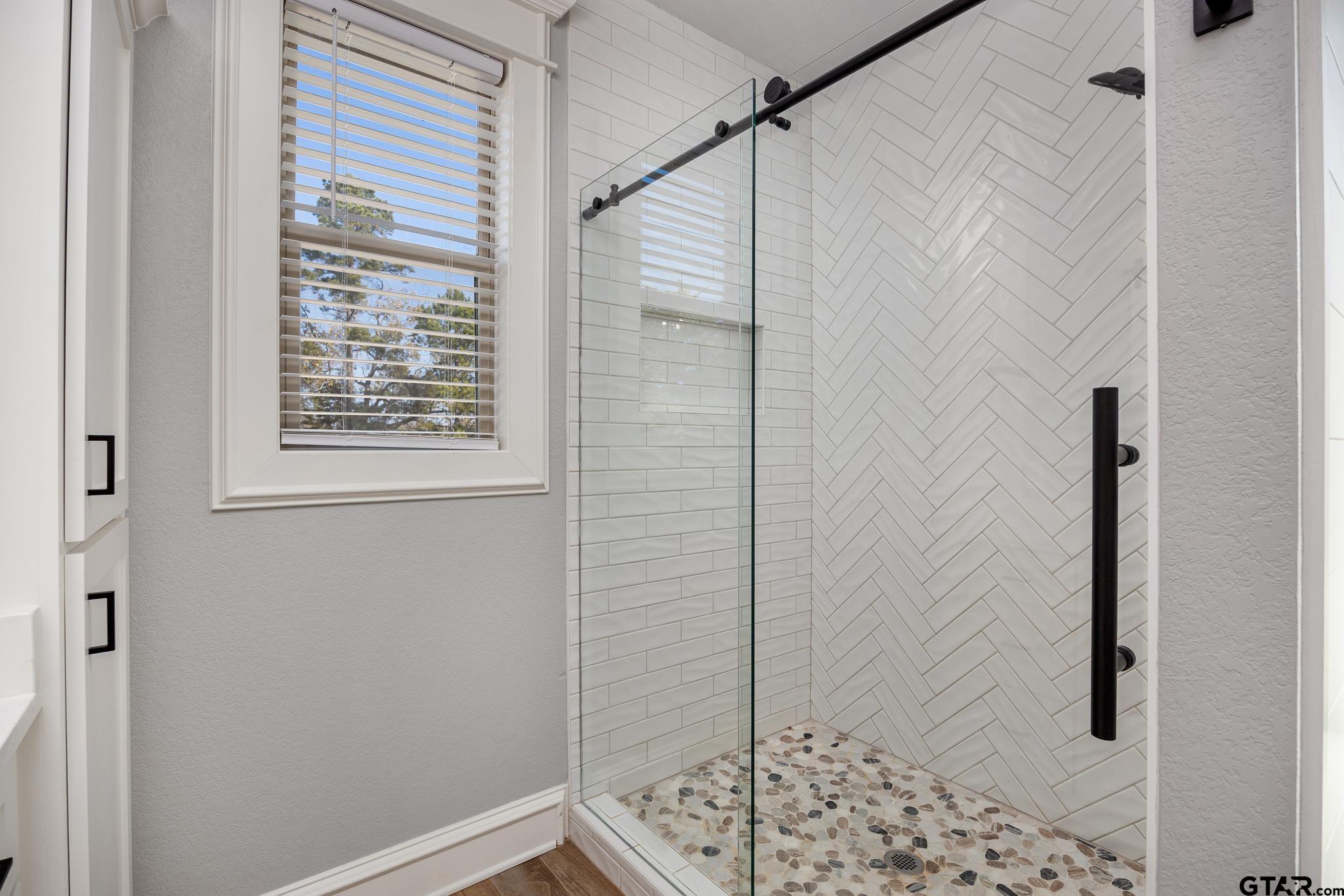 Tyler, Texas 75706, United States, 4 Bedrooms Bedrooms, ,3 BathroomsBathrooms,Residential,Active,254117