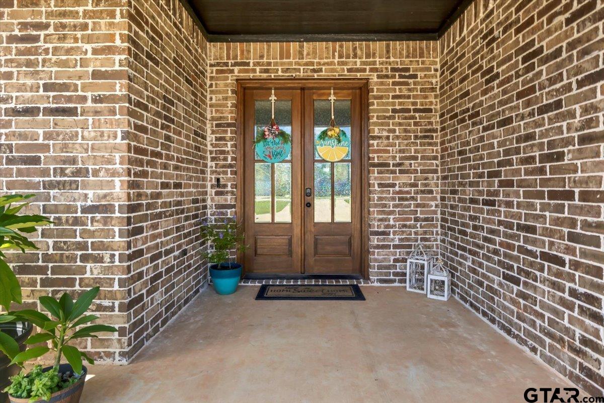 18329 Timber Oaks Dr