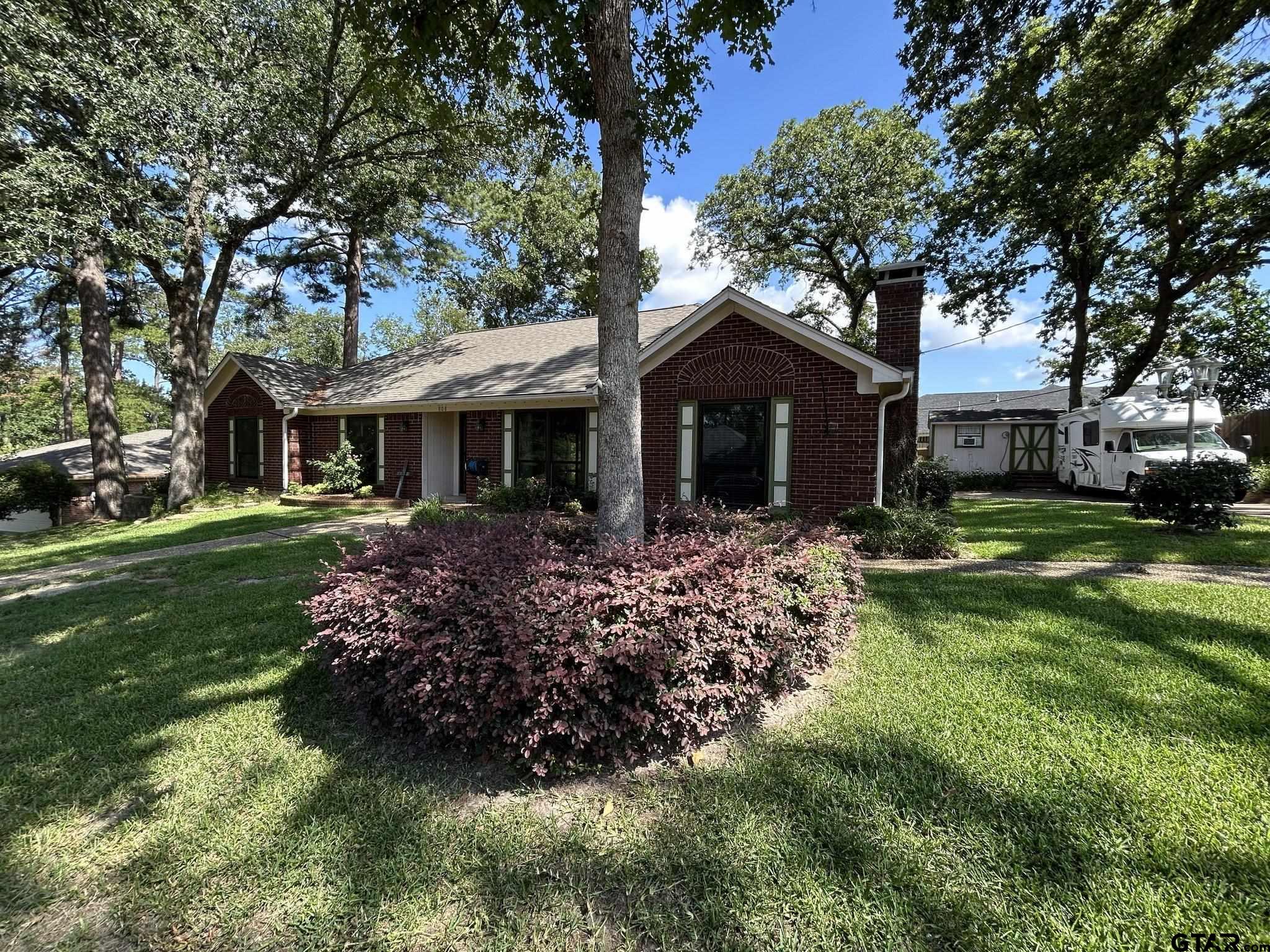 808 Elaine Dr