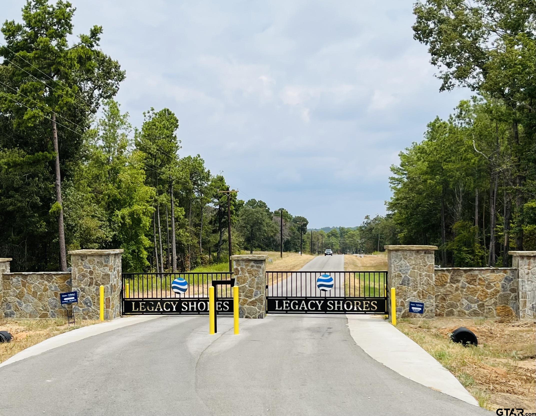 3135 Shadow Pine Drive