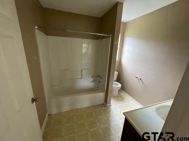 Mineola, Texas 75773, United States, 4 Bedrooms Bedrooms, ,3 BathroomsBathrooms,Residential,Pending,53419