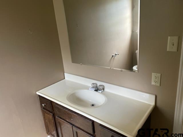 Mineola, Texas 75773, United States, 4 Bedrooms Bedrooms, ,3 BathroomsBathrooms,Residential,Pending,53419