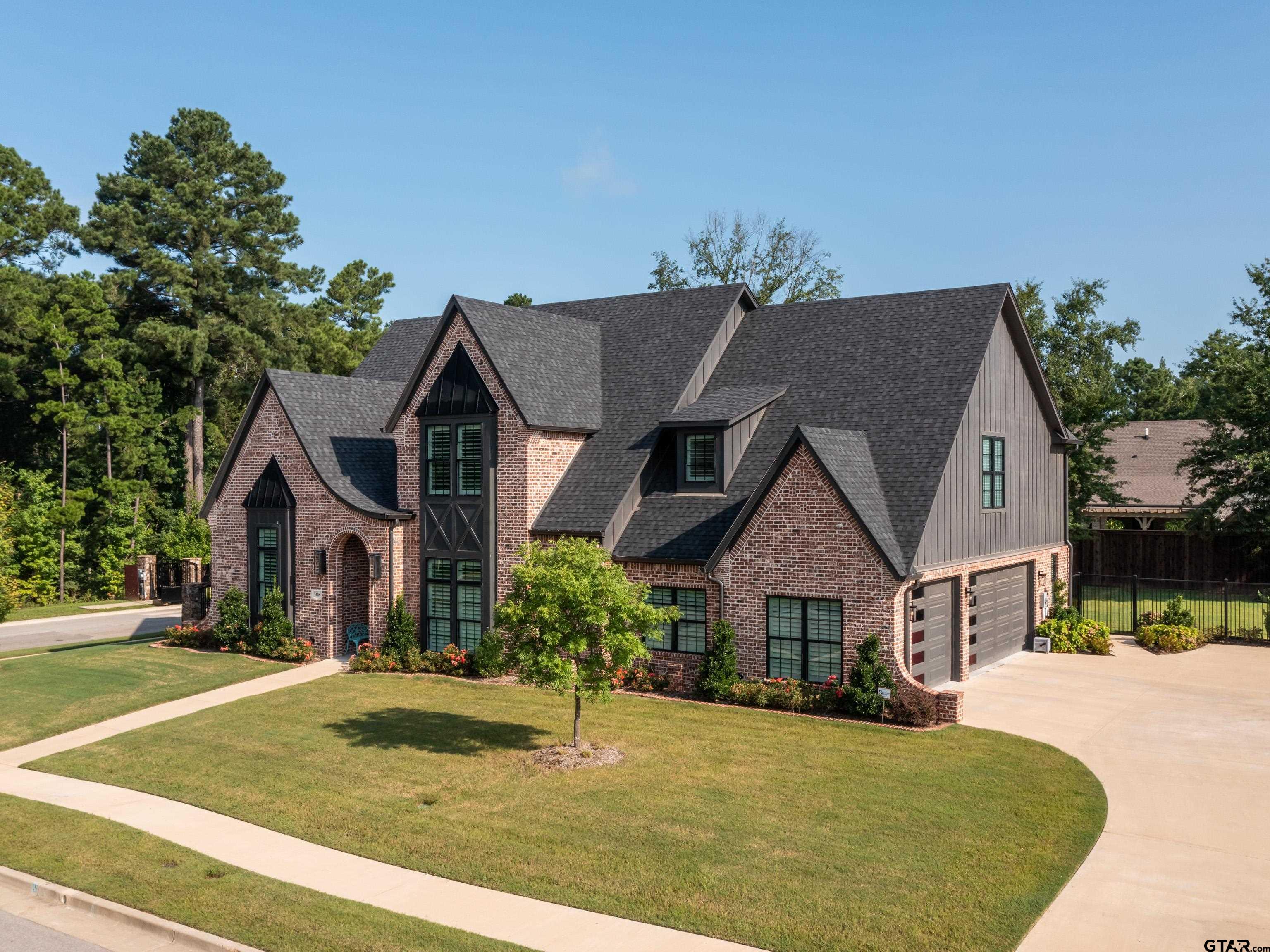 1591 Maple Circle