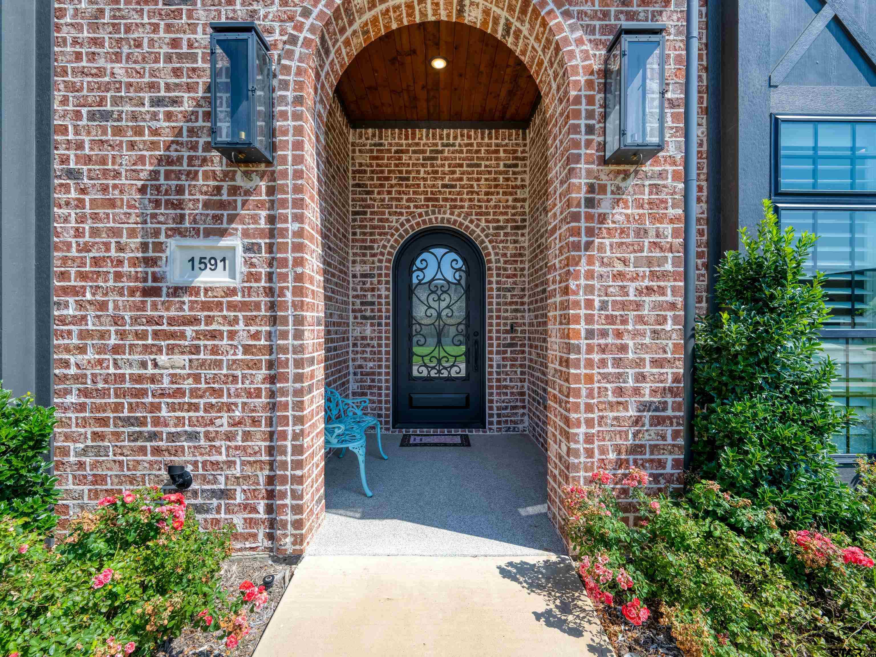 1591 Maple Circle
