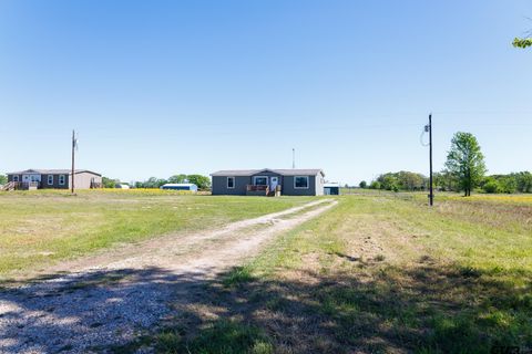 A home in Grand Saline