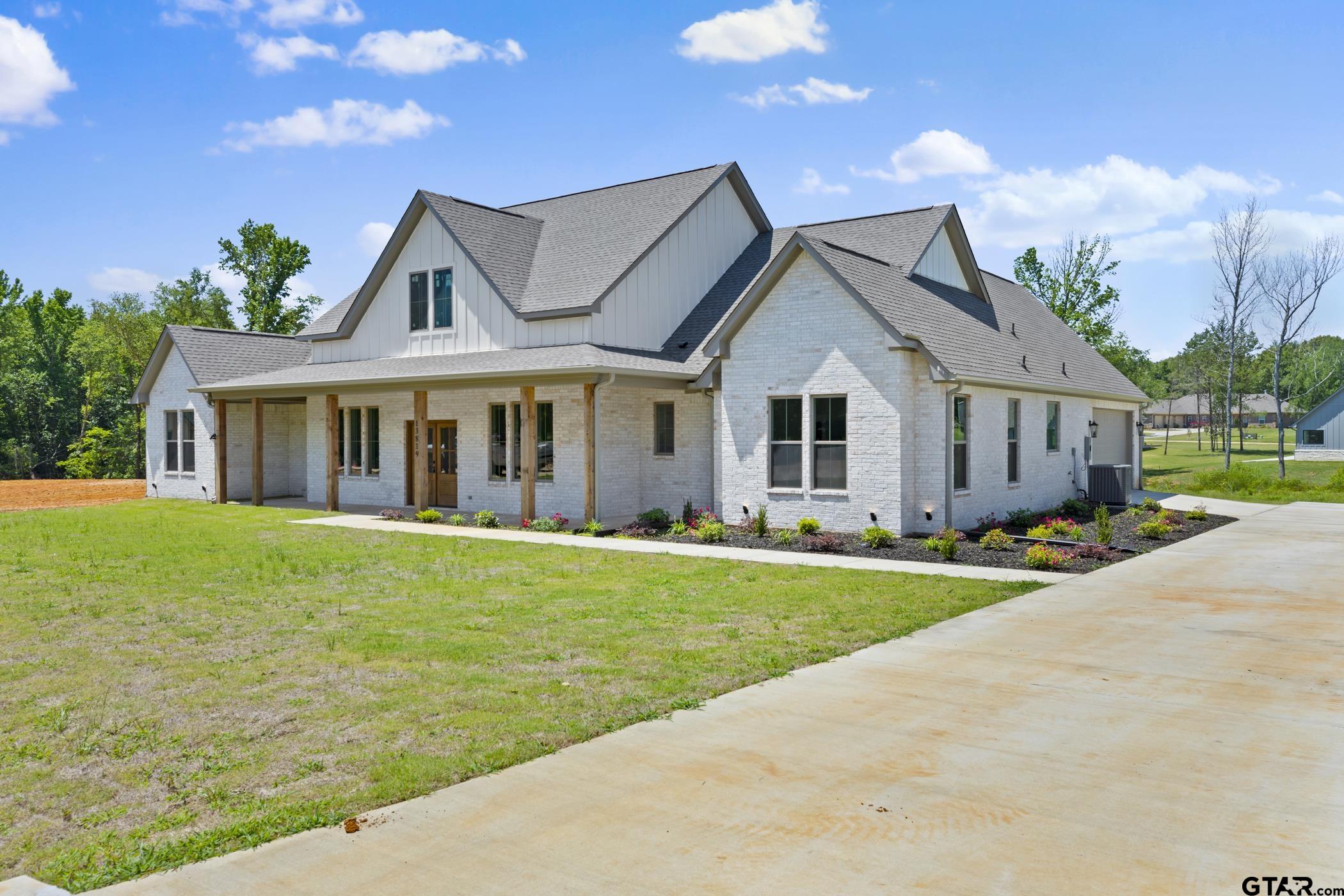 13819 Luka Lane