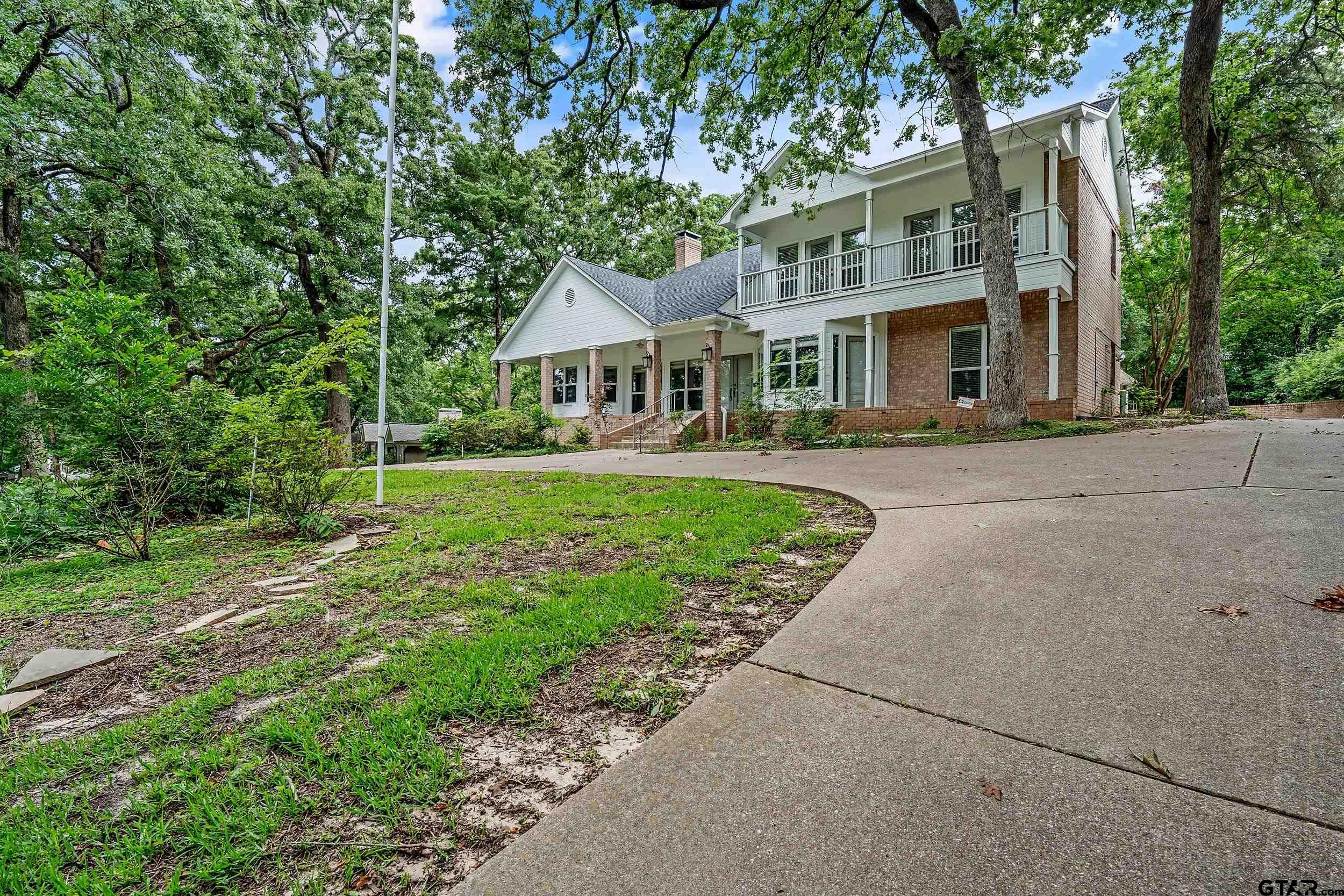 519 Hideaway Lane East