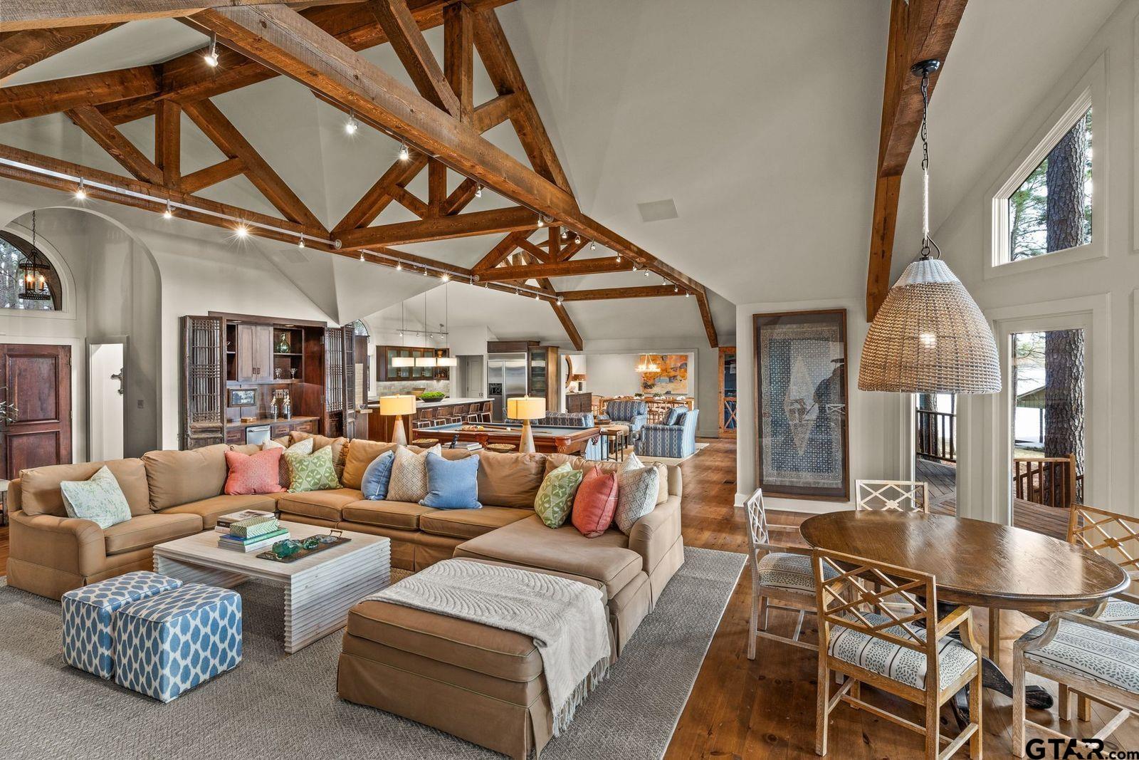 608 E Eagle Point Drive