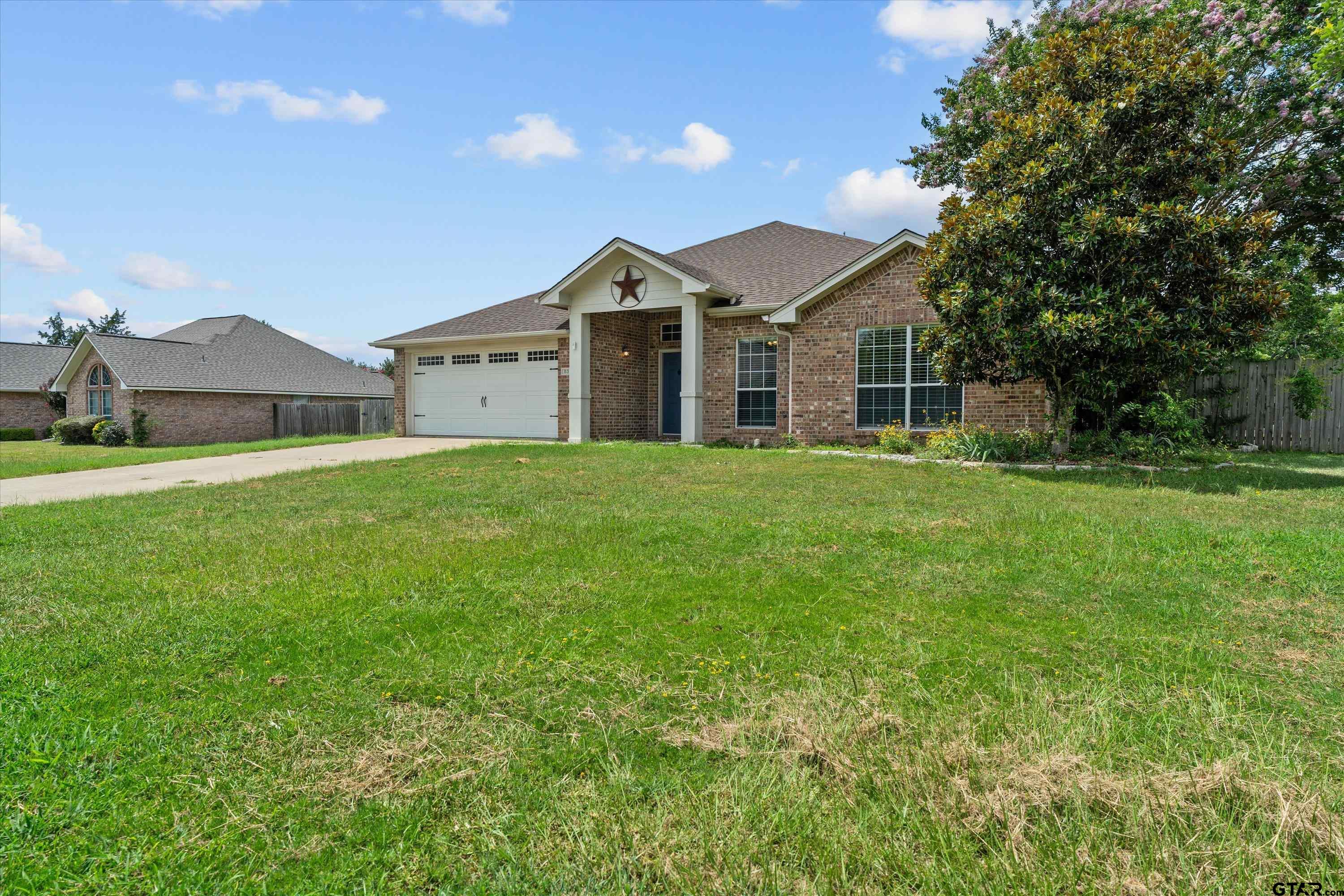833 Greenwood Circle