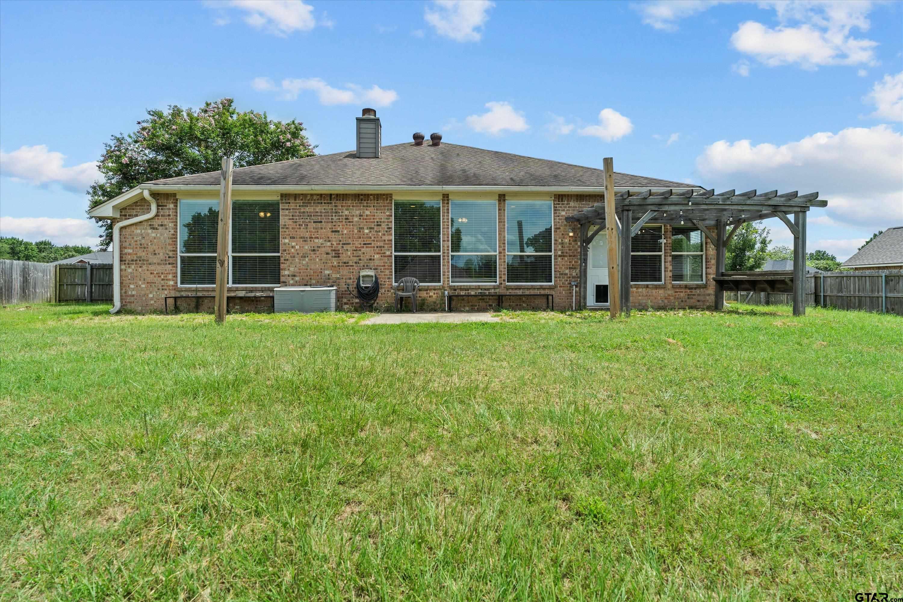 833 Greenwood Circle
