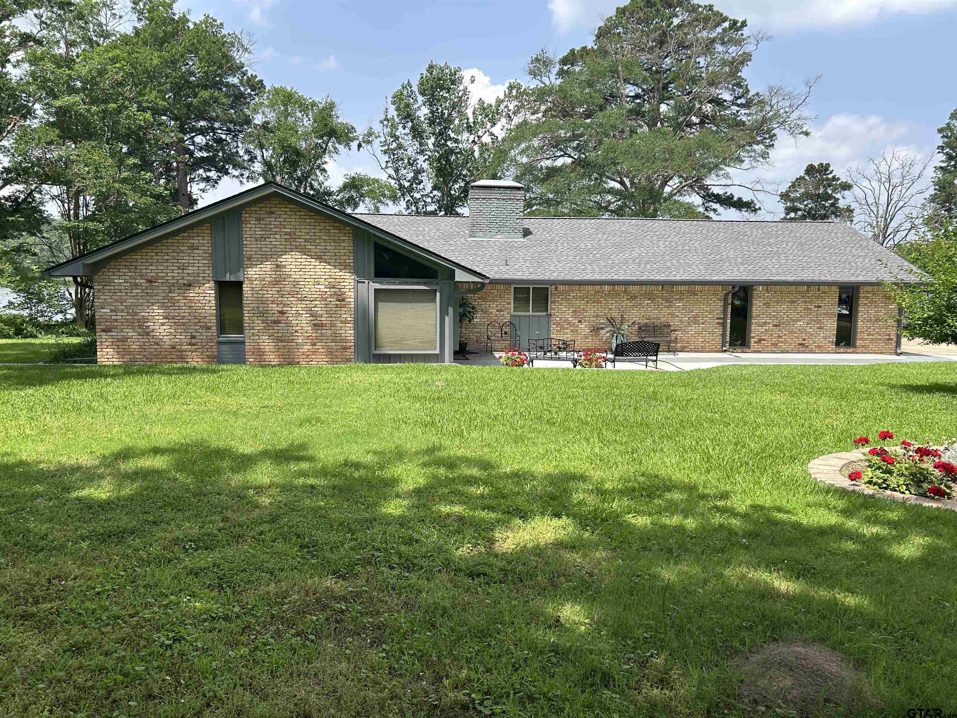 7892 LAKESHORE DR.
