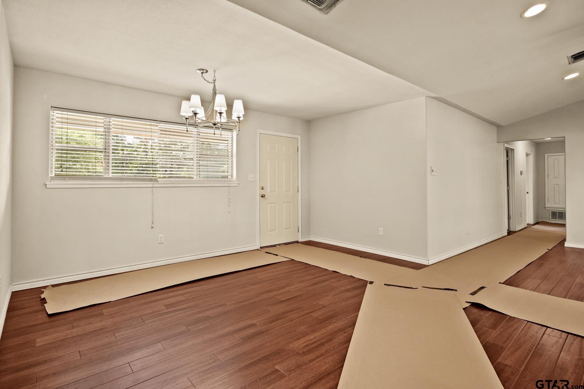 119 W Billy Daniels Parkway