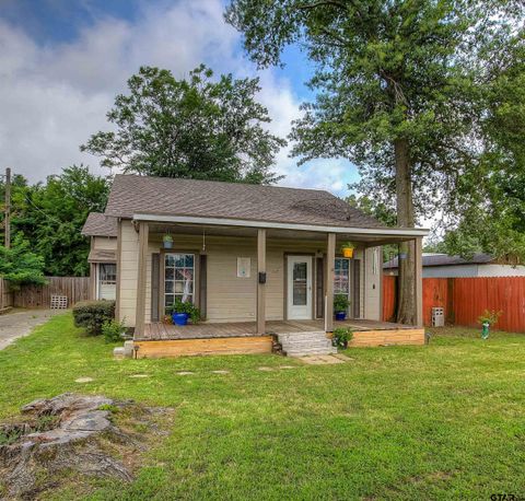 A home in Sulphur Springs