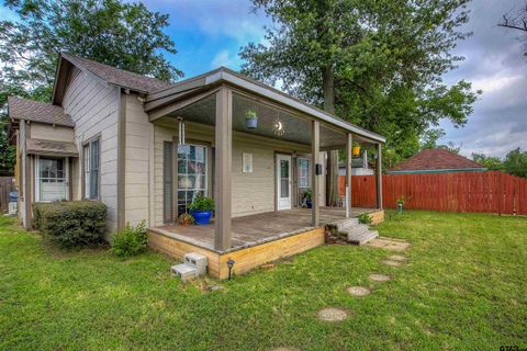 A home in Sulphur Springs