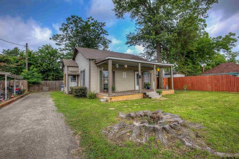 A home in Sulphur Springs