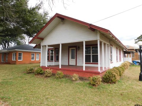 201 N Henry Lindale TX 75771