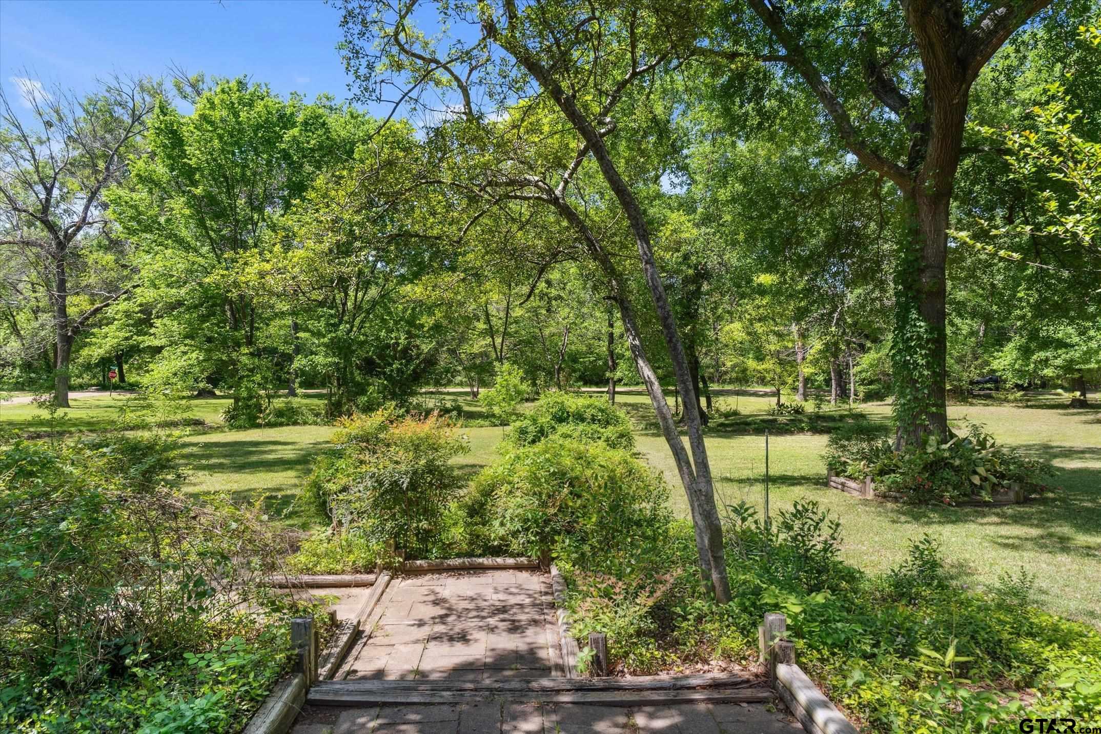 1492 Sleepy Hollow Ln.