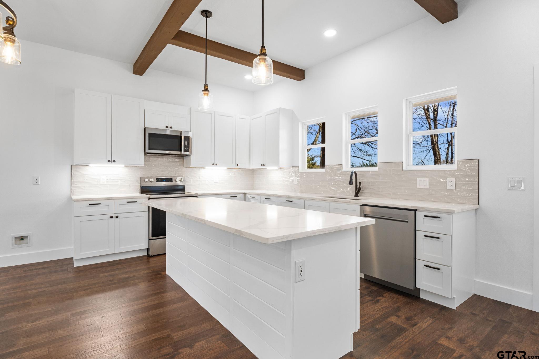 Mineola, Texas 75773, United States, 3 Bedrooms Bedrooms, ,2 BathroomsBathrooms,Residential,Active,12092