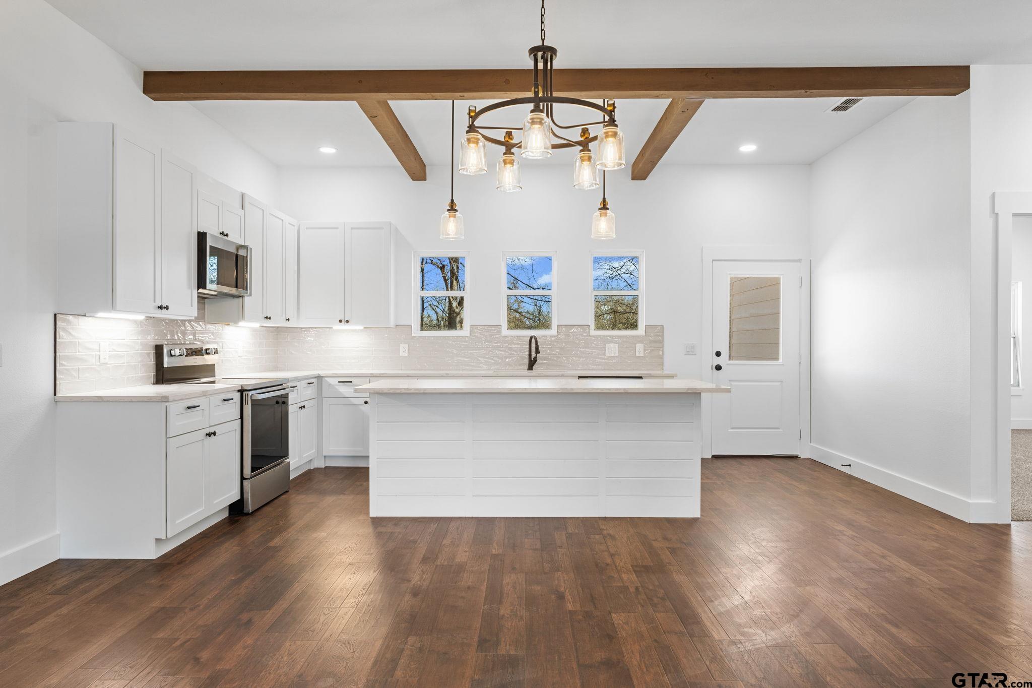 Mineola, Texas 75773, United States, 3 Bedrooms Bedrooms, ,2 BathroomsBathrooms,Residential,Active,12092