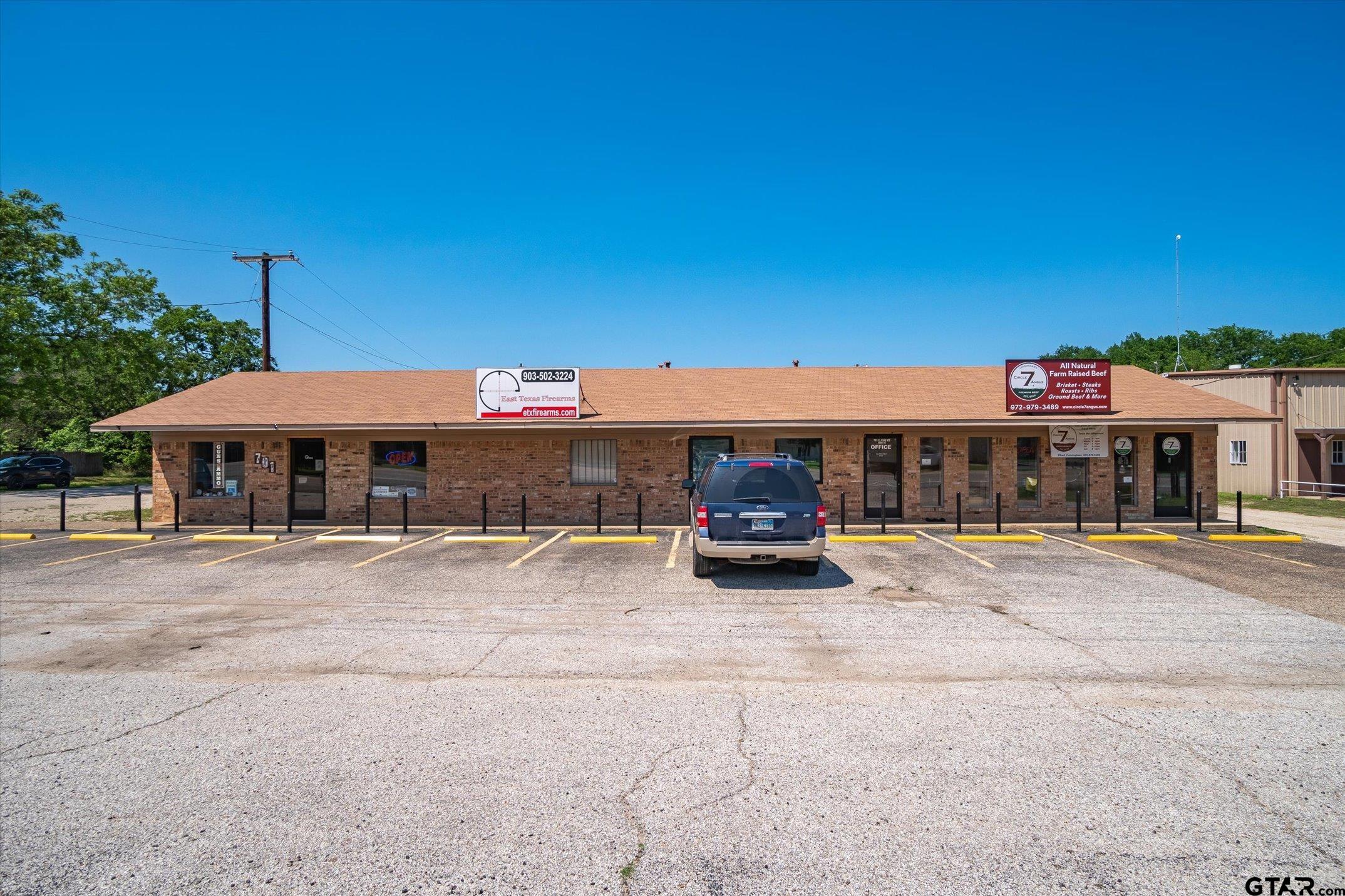 Photo 1 of 12 — 701 E Pine Street Unit E, Edgewood, TX 75117