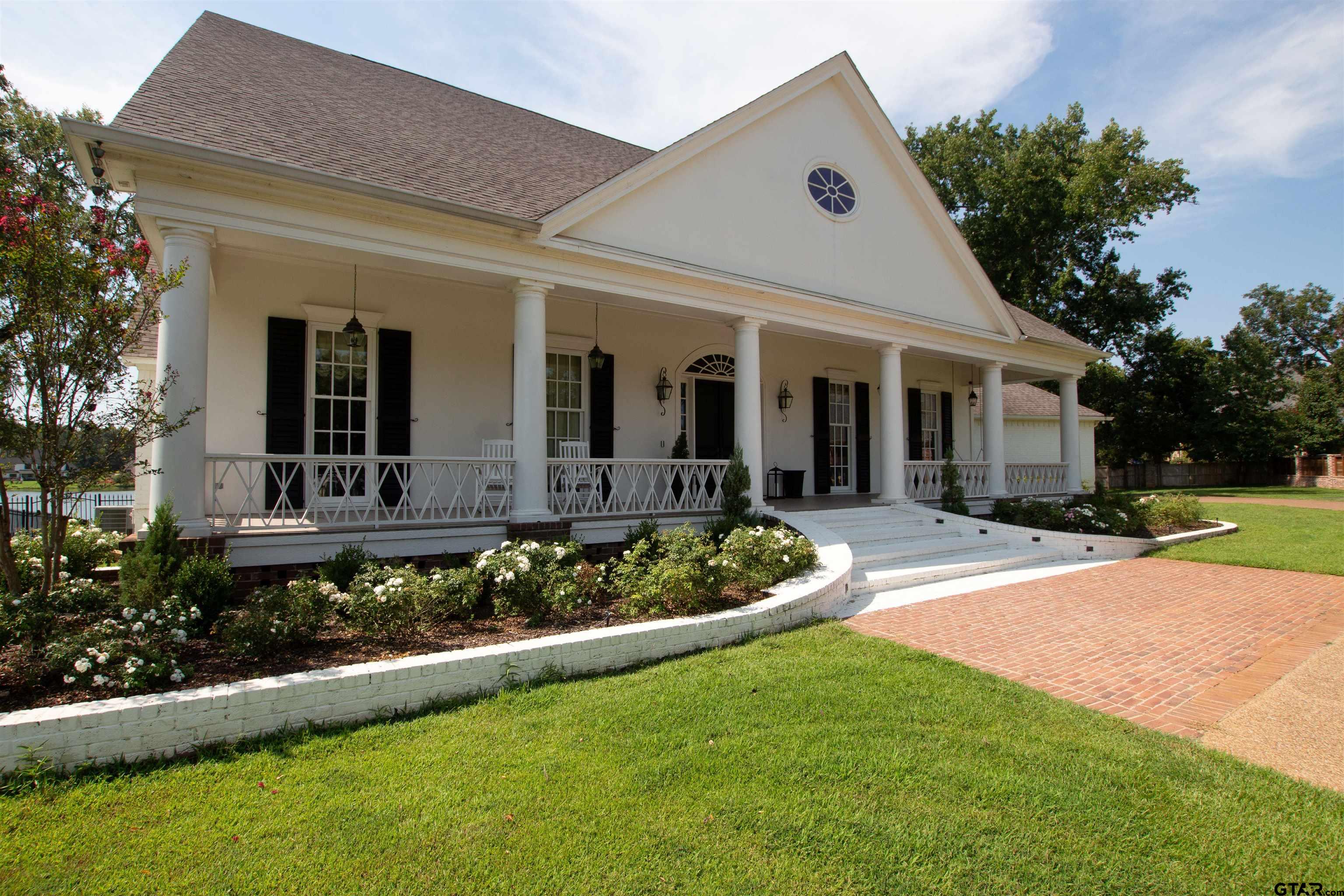 320 Hines Crossing